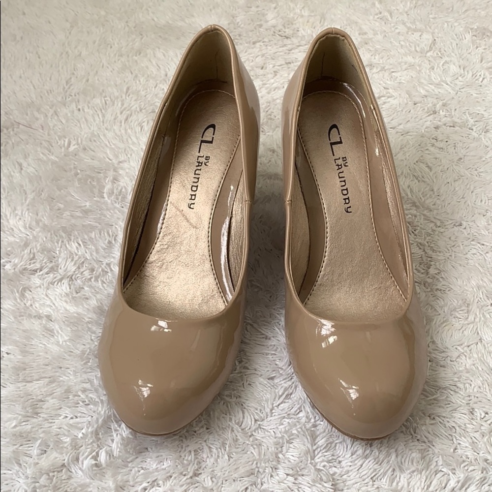 Tan patent leather wedges